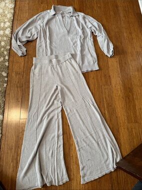 Free People 2pc lounge set Wide-Leg Knit Pants in Light Gray and v neck sweater
